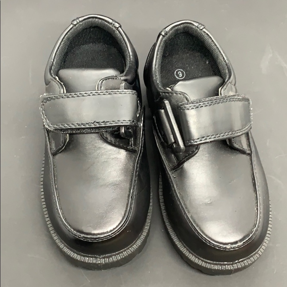 Kids dress shoes size 6